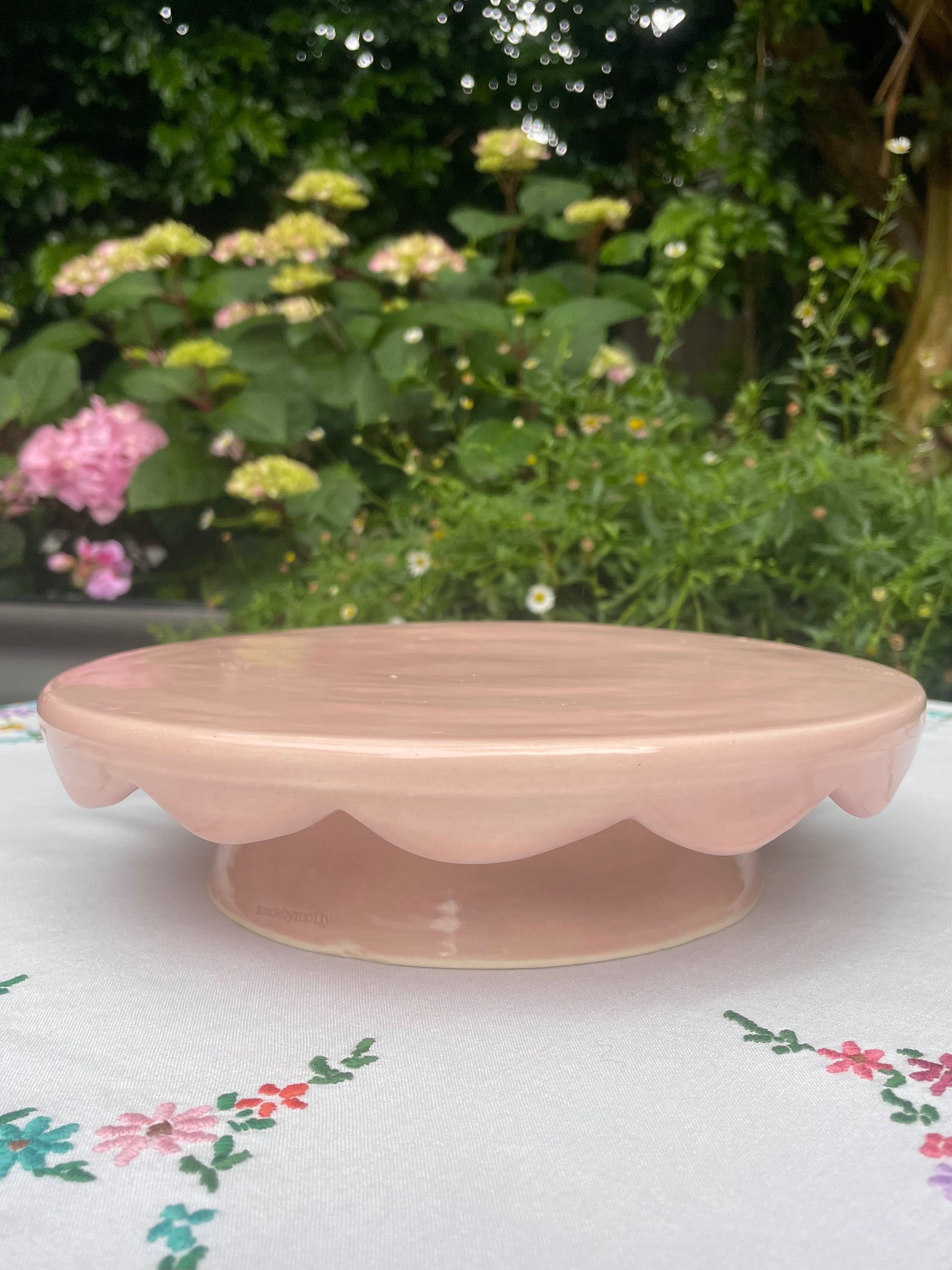 Scalloped Ceramic Cake Stand
